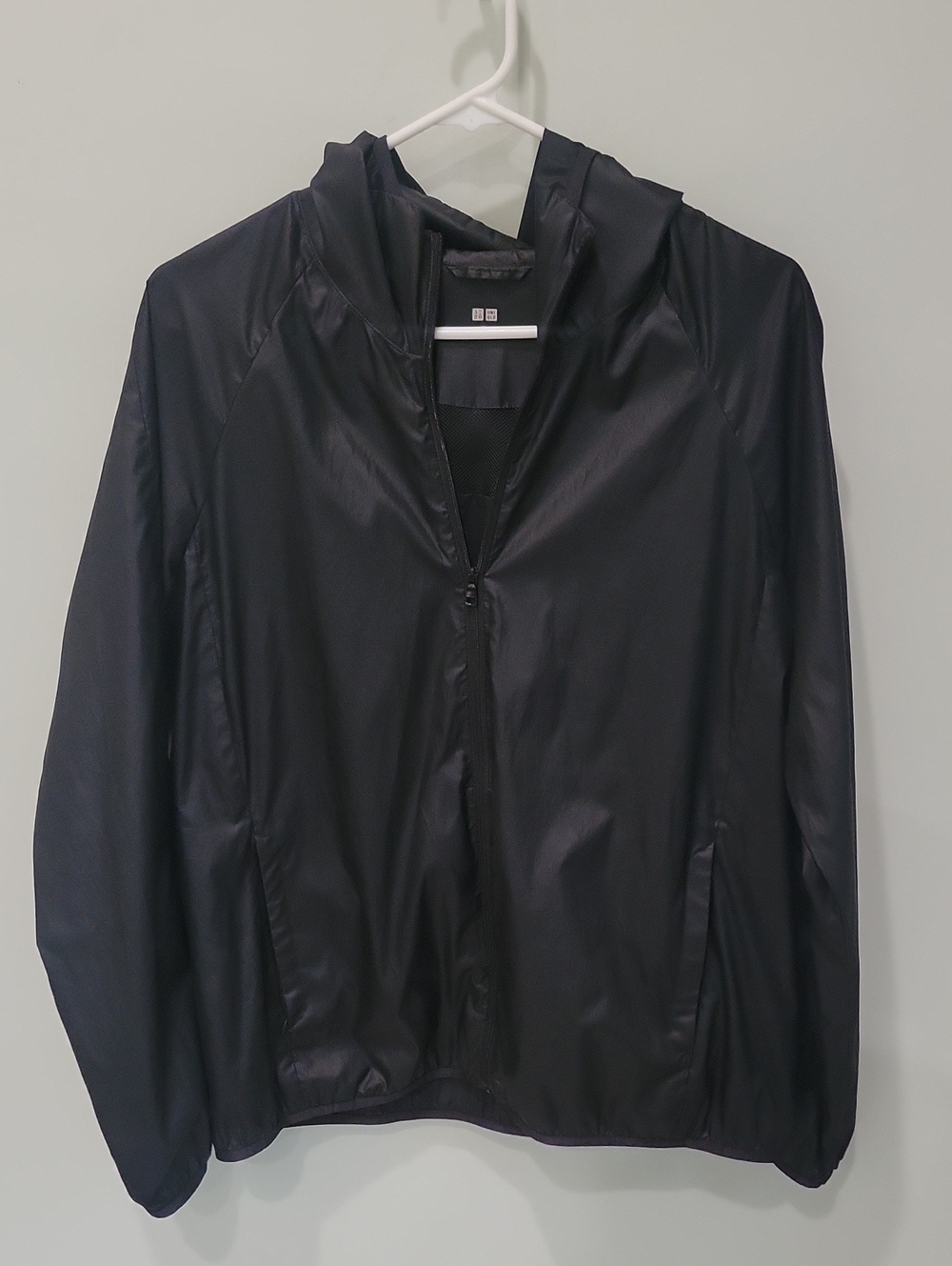 Uniqlo Black Windbreaker Lightweight Jacket. Size XL.